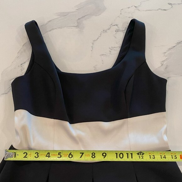 Ralph Lauren - Fit-and-flare, Scoop Neck, Black/Ivory Cocktail Dress - Size 6 - Picture 4 of 11